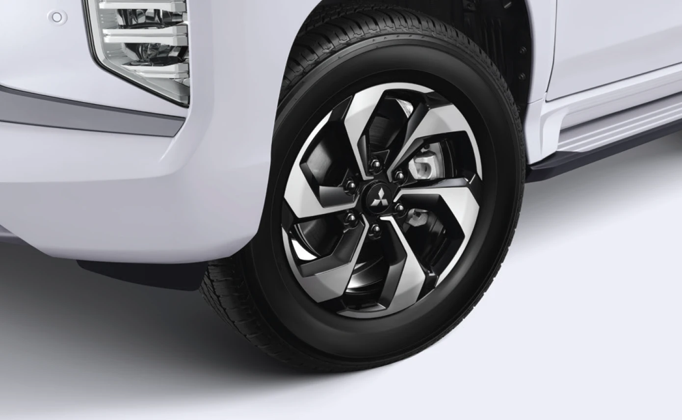 Mitsubishi New Pajero Sport 18 Inch Alloy Wheel Design